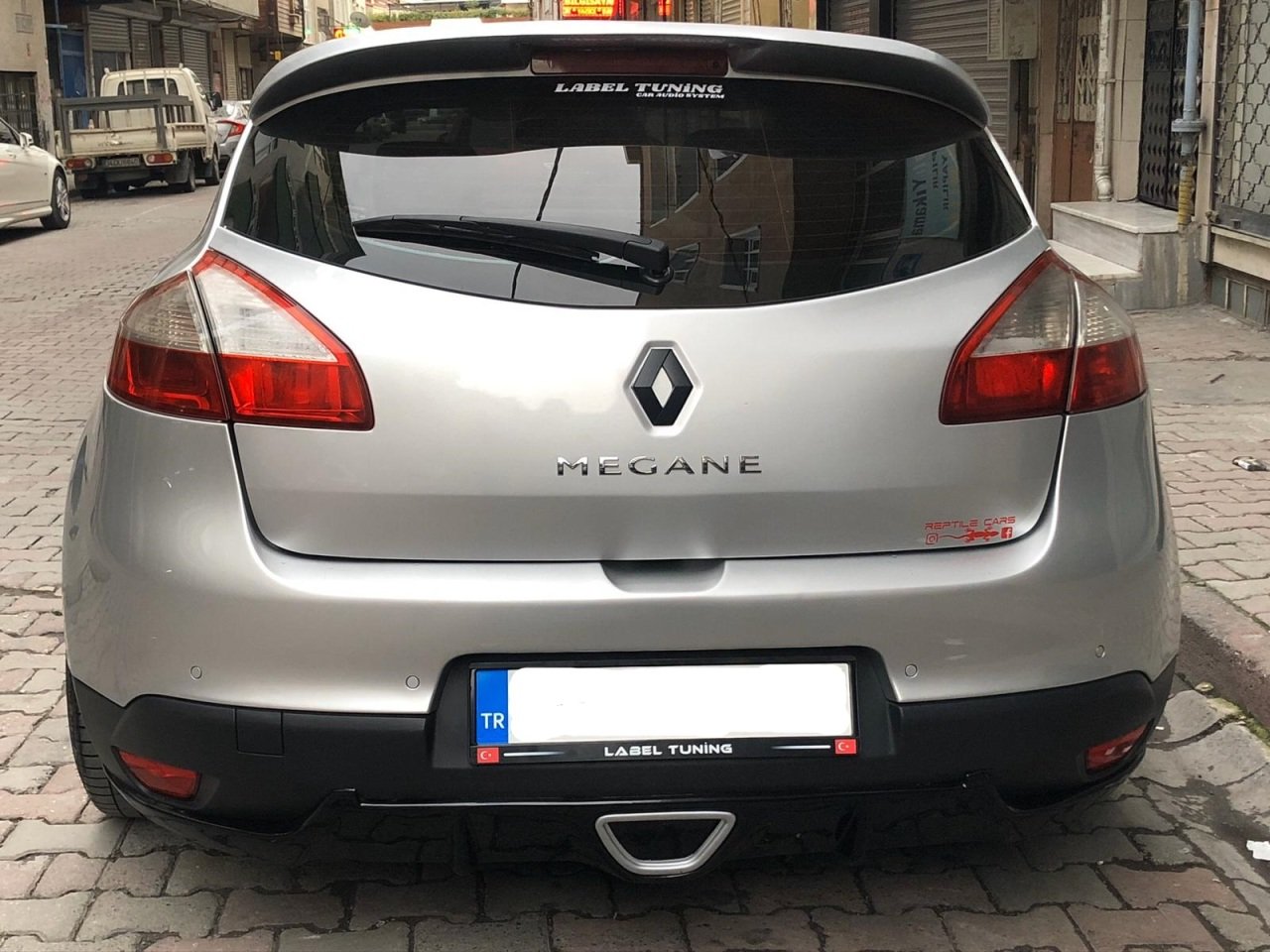 Renault Megane 3 RS Egzoz Görünümlü Difüzör (TEK KAPI)